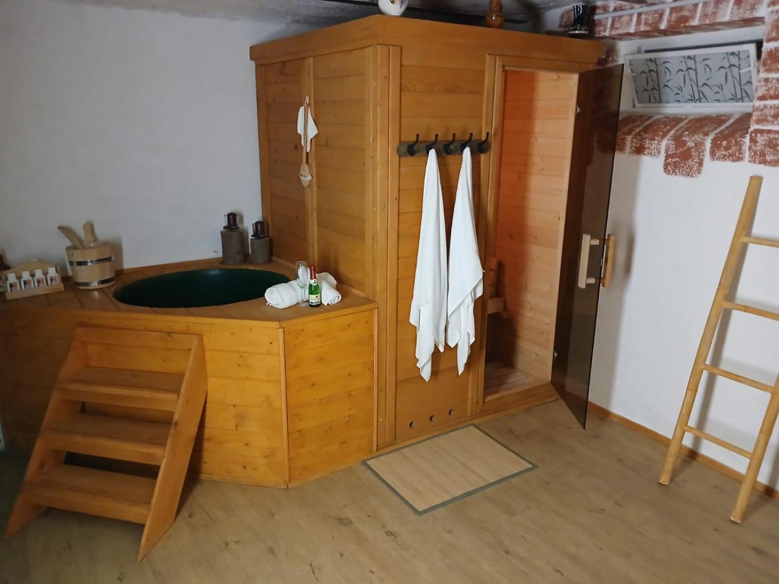 Familienfreundliches-Luxus-Bahnwaerterhaus Villa Schiltach Kültér fotó